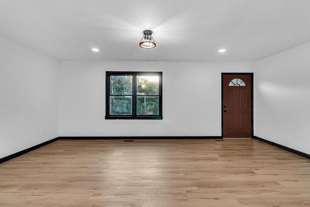 2917 stark Avenue — photo 5