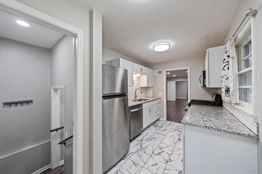 9800 Plymouth Lane — photo 8