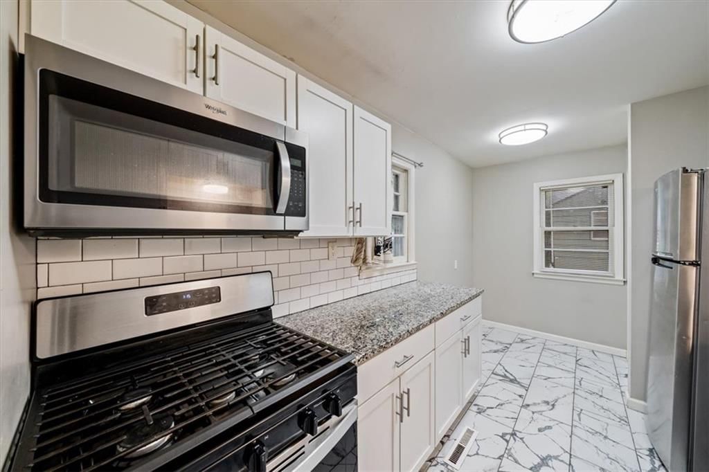 9800 Plymouth Lane — photo 9
