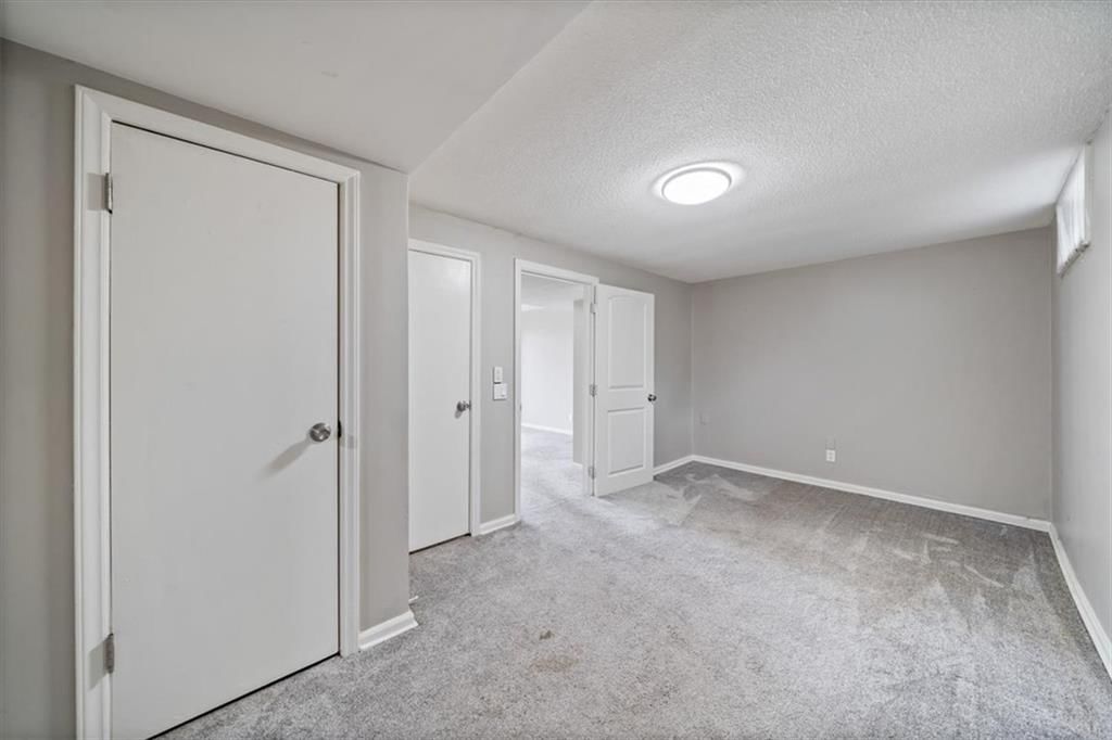 9800 Plymouth Lane — photo 15