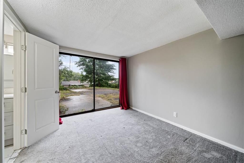 9800 Plymouth Lane — photo 16