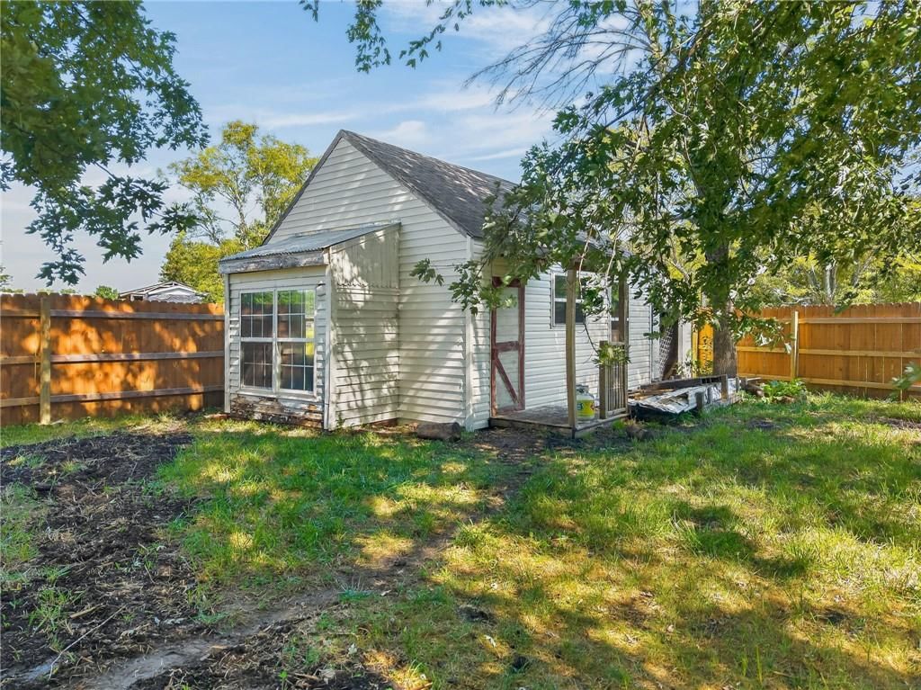 1730 NW 655th Road — photo 9