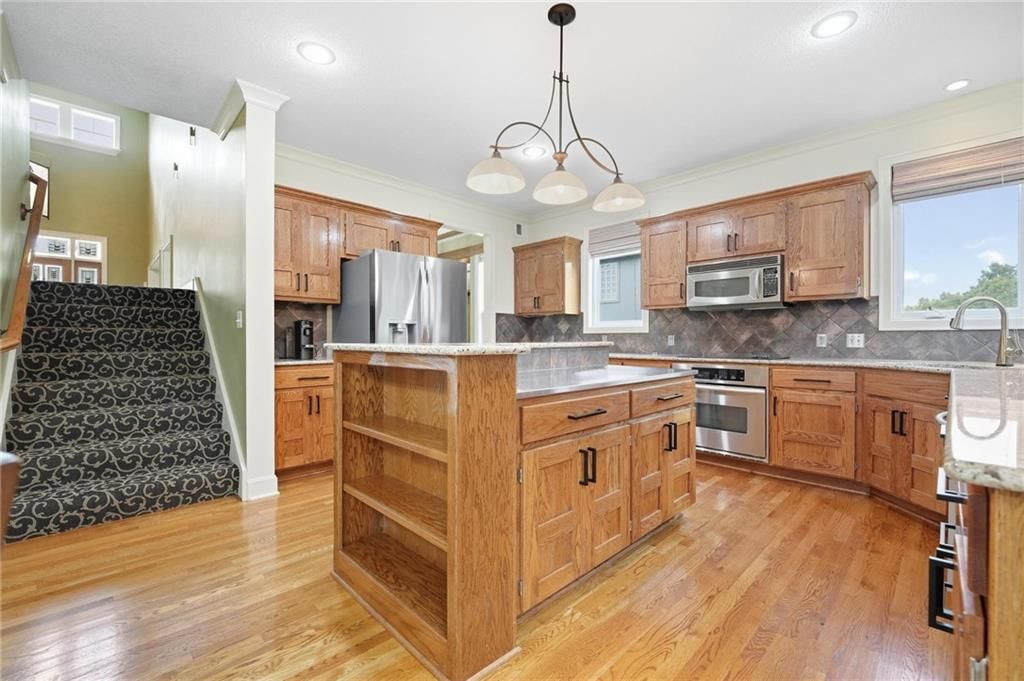 4922 W 155th Terrace — photo 8