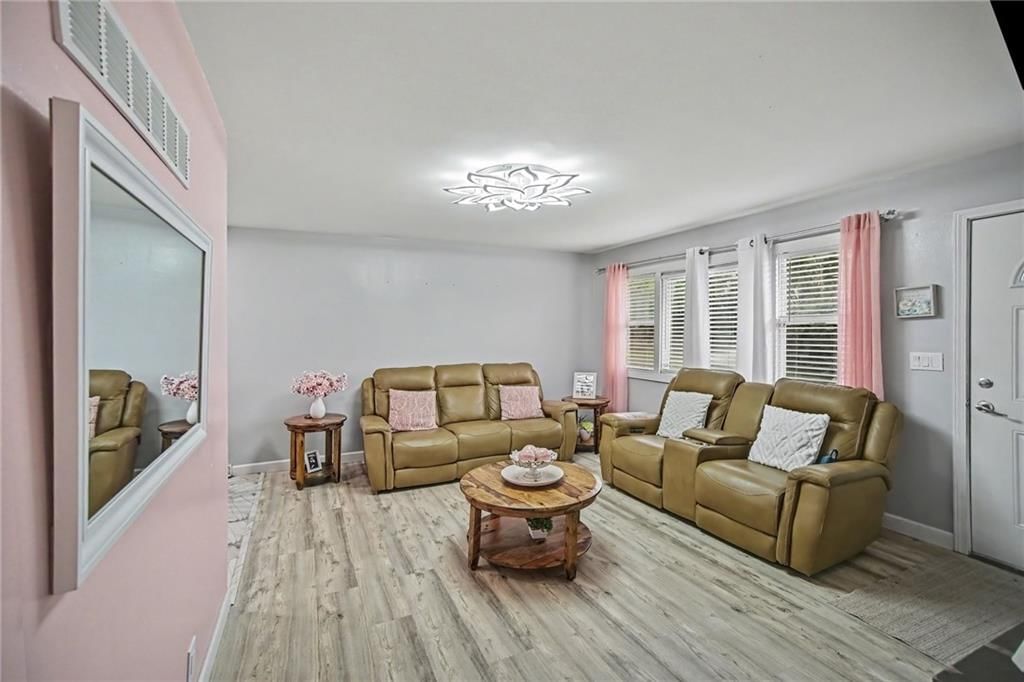 5024 N CHELSEA Avenue — photo 8