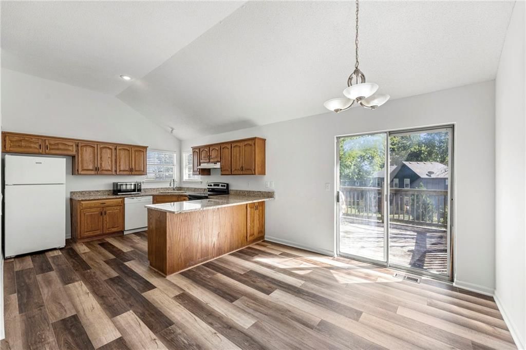 8007 W 148th Terrace — photo 9