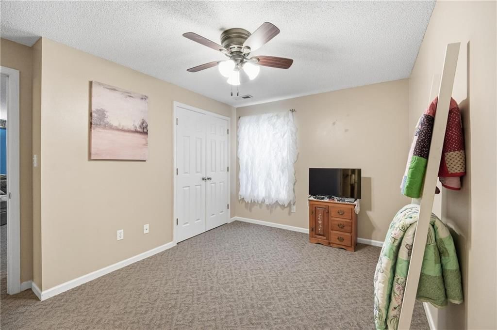 312 E HANSEN Court — photo 5