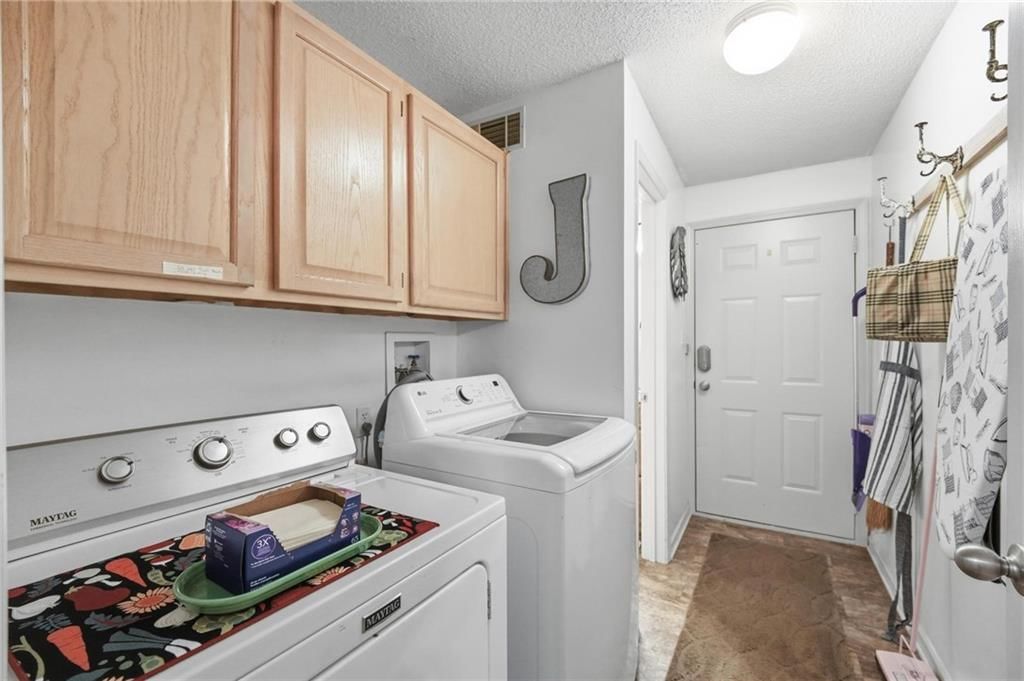 312 E HANSEN Court — photo 9