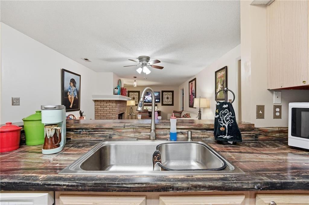 312 E HANSEN Court — photo 12