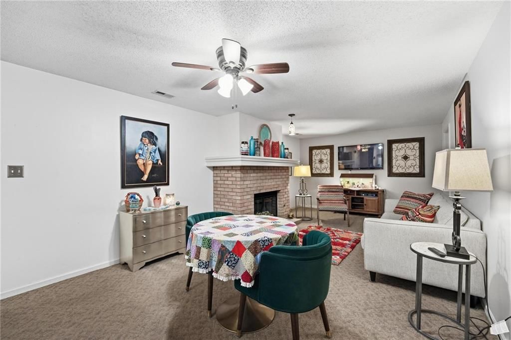 312 E HANSEN Court — photo 13