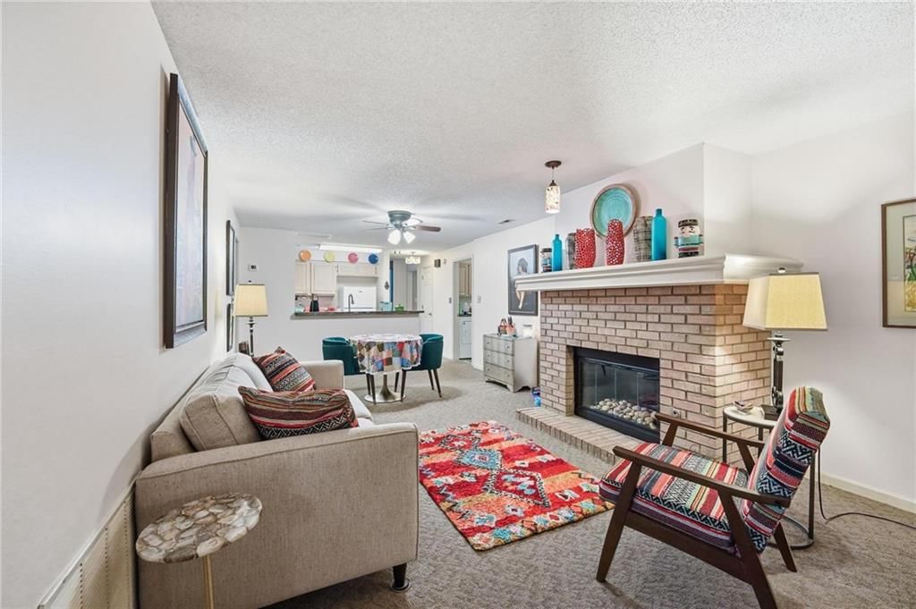 312 E HANSEN Court — photo 16