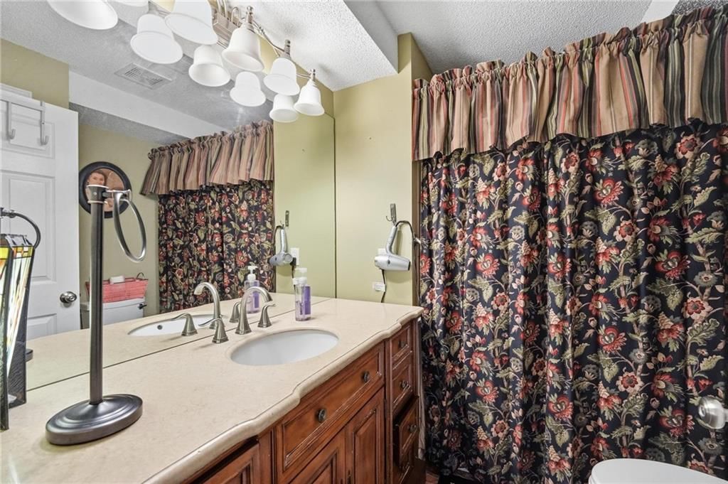 312 E HANSEN Court — photo 22