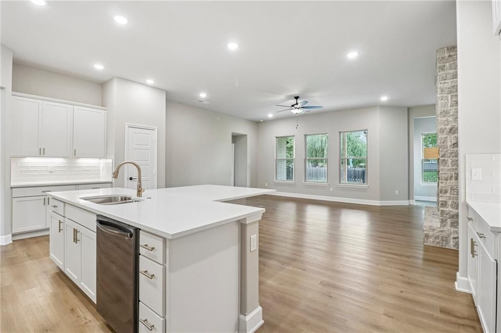 8523 Pickering Street — photo 18