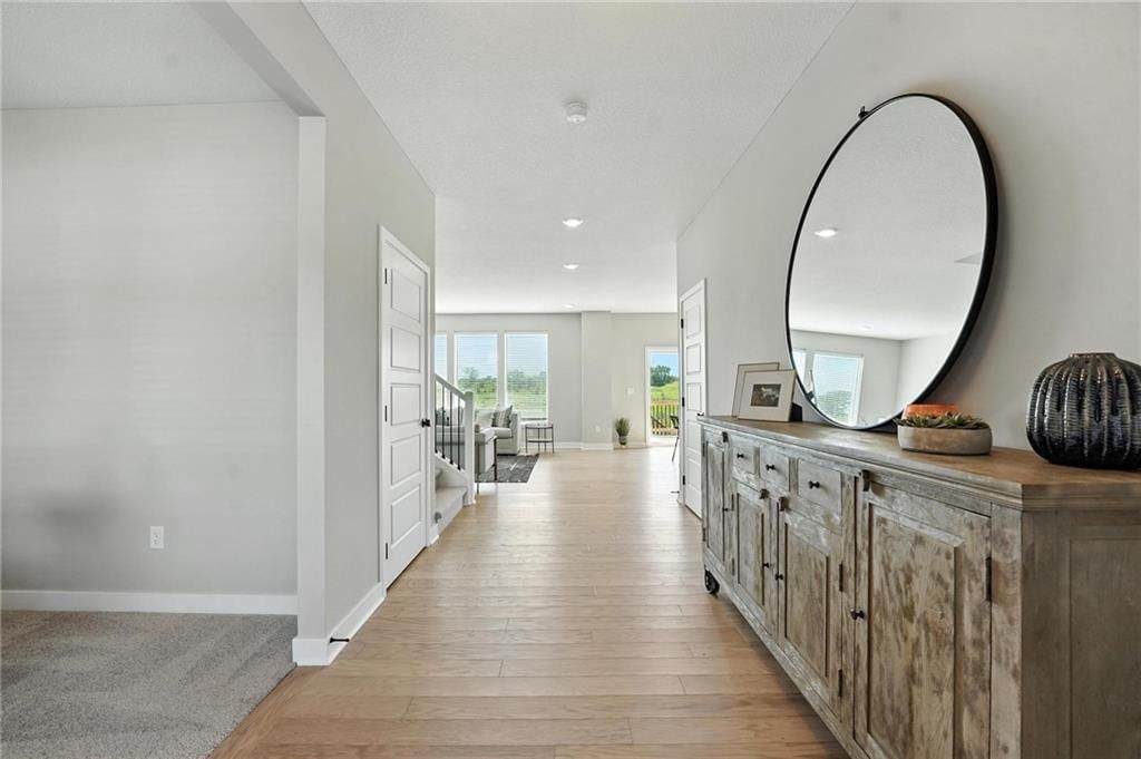 354 SW Amara Drive — photo 1