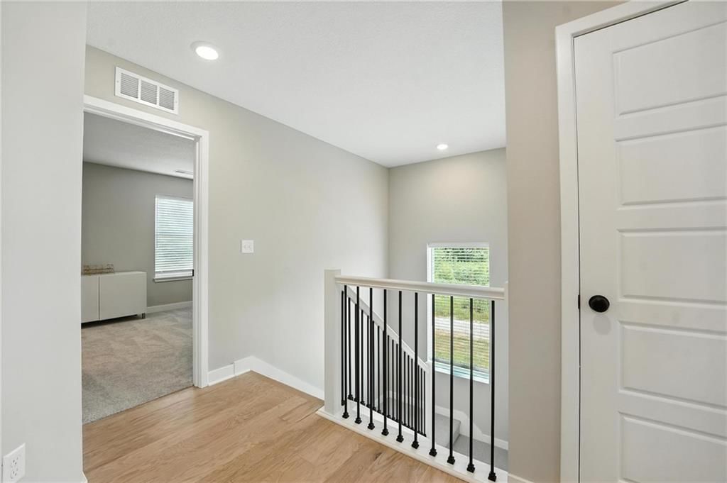 354 SW Amara Drive — photo 3