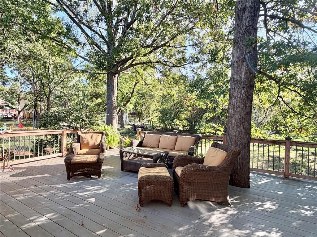 1036 S Lindenwood Drive, Olathe, KS
