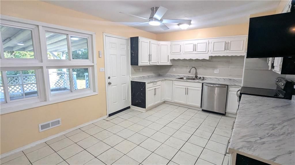 10901 BRISTOL Terrace — photo 11