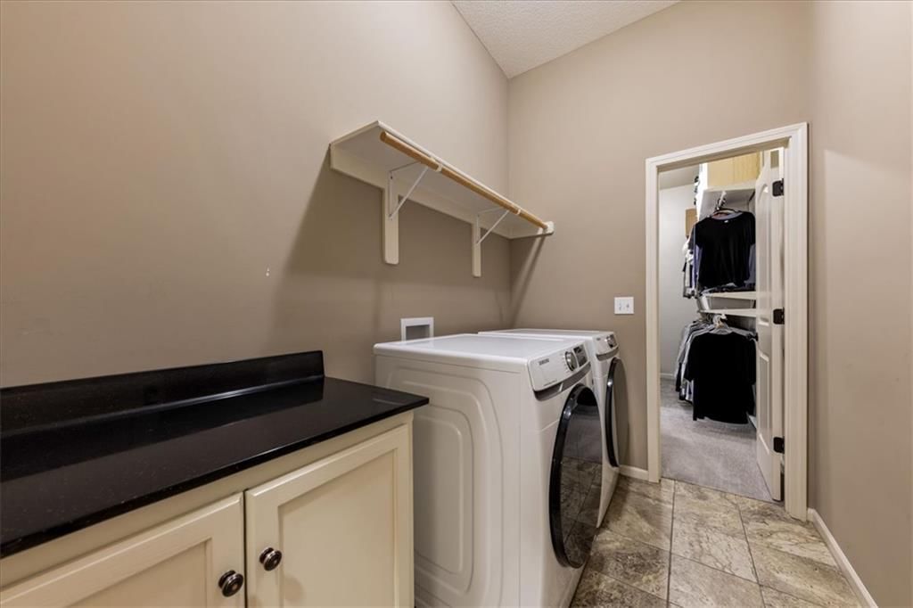 561 N Evergreen Street — photo 3