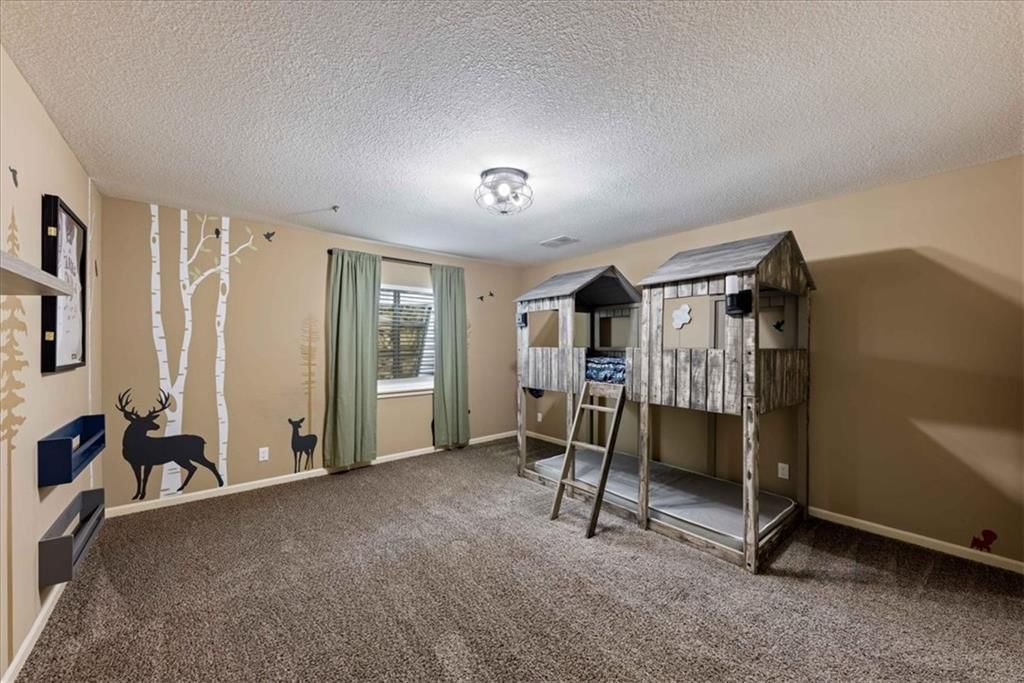 561 N Evergreen Street — photo 17