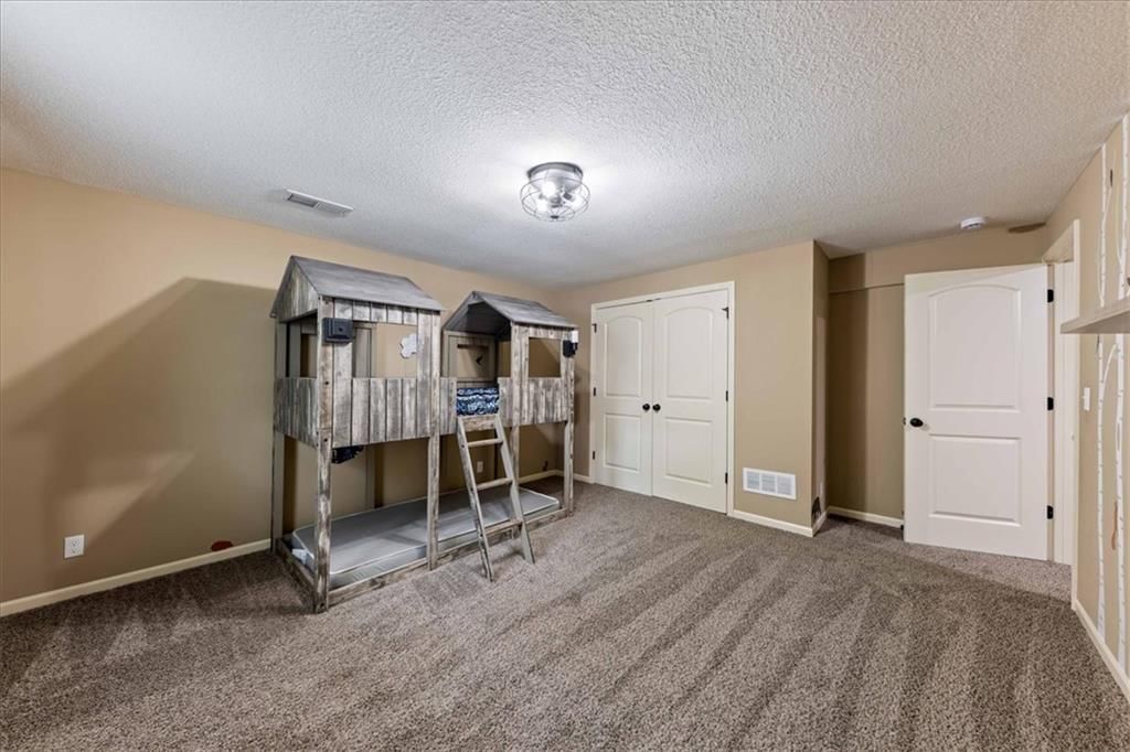 561 N Evergreen Street — photo 18