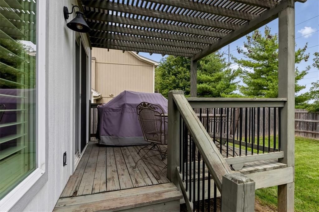 561 N Evergreen Street — photo 24