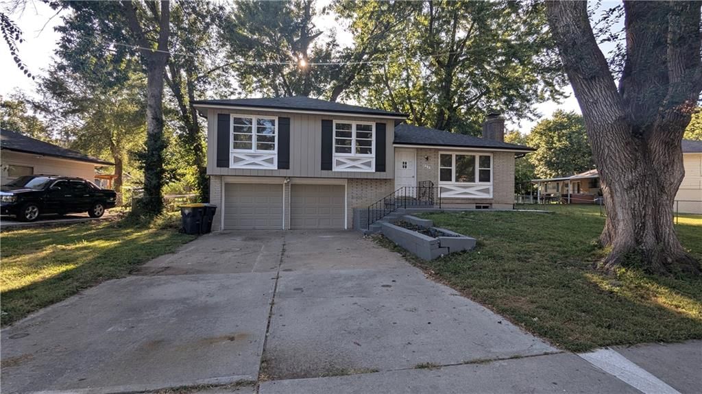 9320 OAKLAND Avenue — photo 3