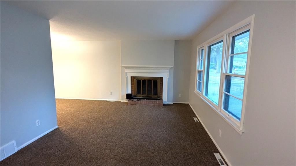 9320 OAKLAND Avenue — photo 9