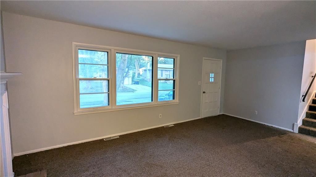 9320 OAKLAND Avenue — photo 12
