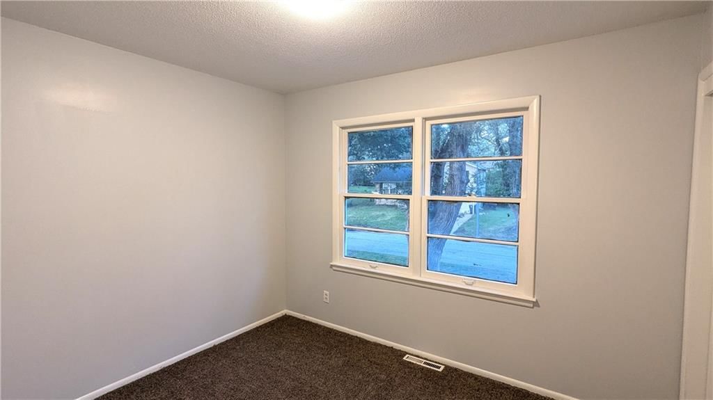 9320 OAKLAND Avenue — photo 23