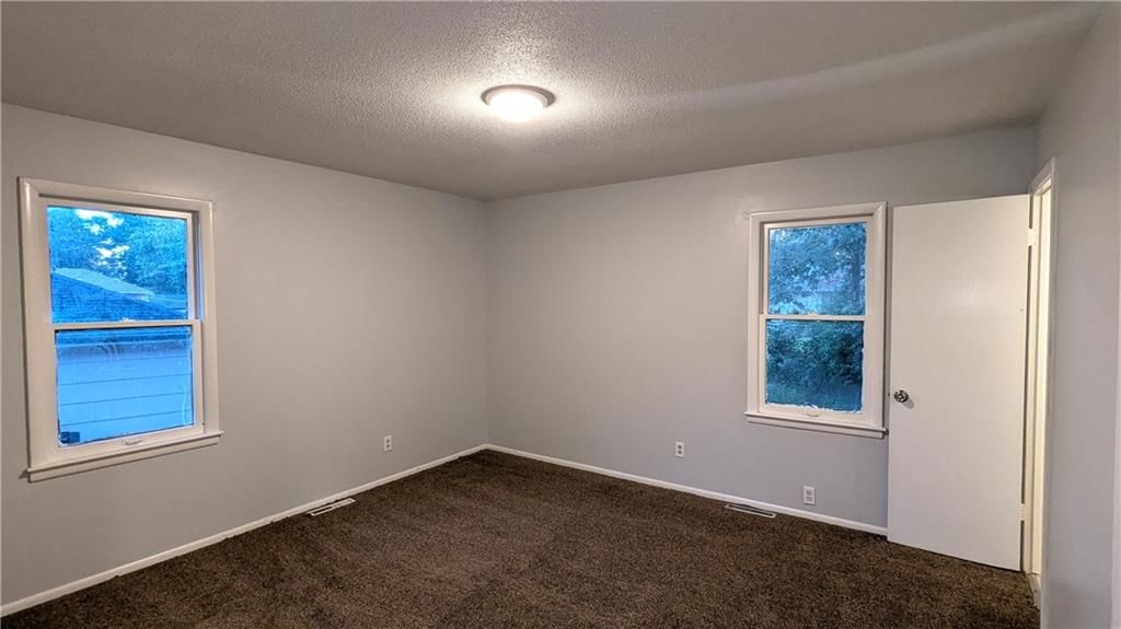 9320 OAKLAND Avenue — photo 27