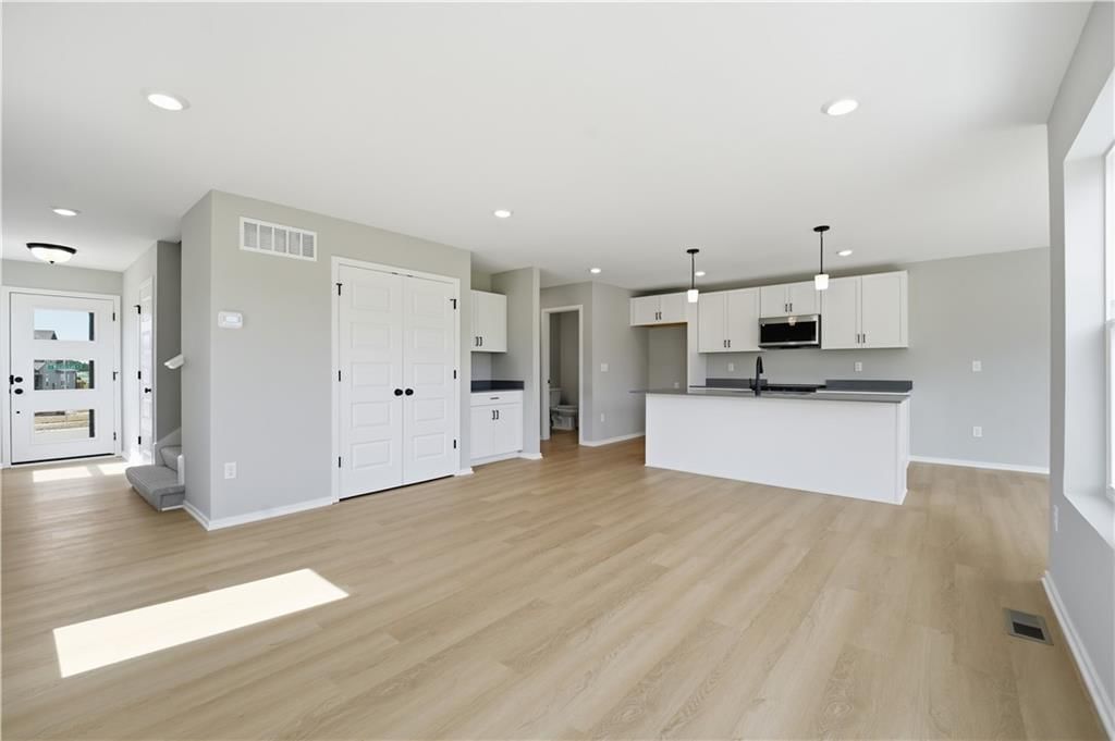 1309 SE Windbreak Drive — photo 8