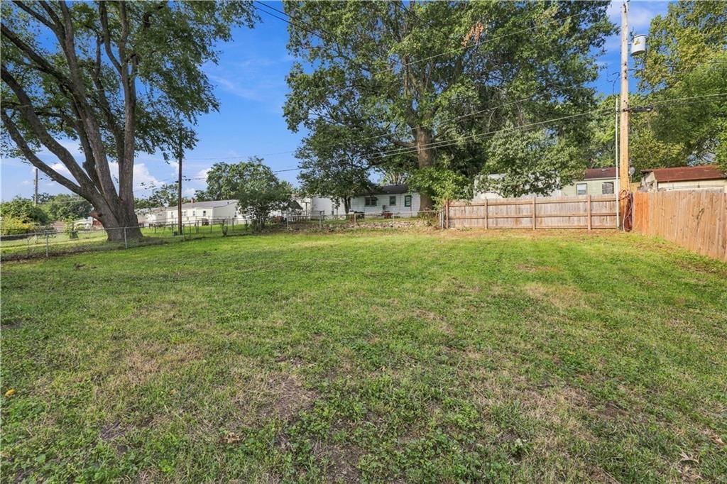 1622 N Emery Street, Independence, MO: listing photo 3