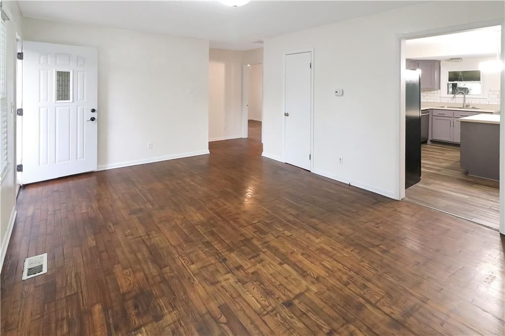 501 Salem Avenue — photo 5