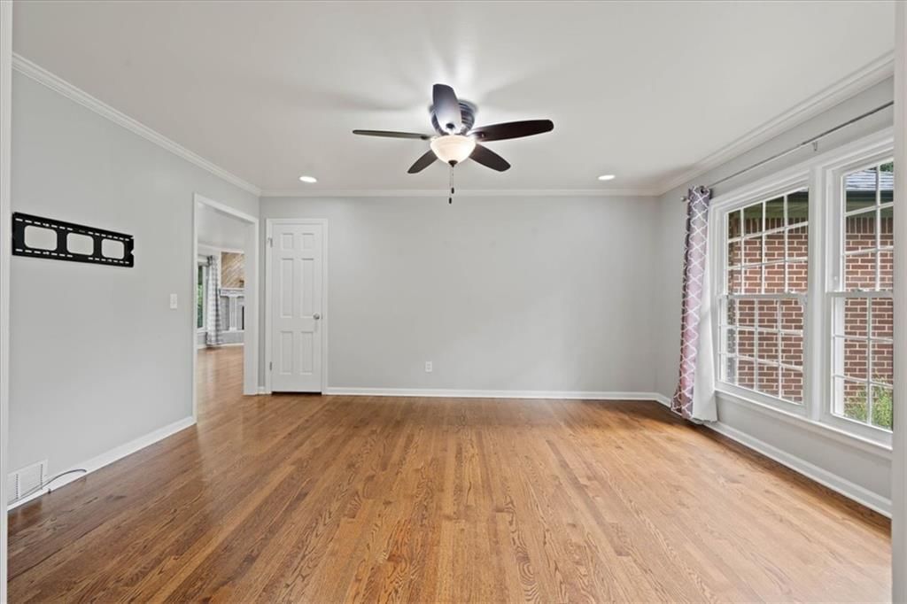 10616 Oak Street — photo 5