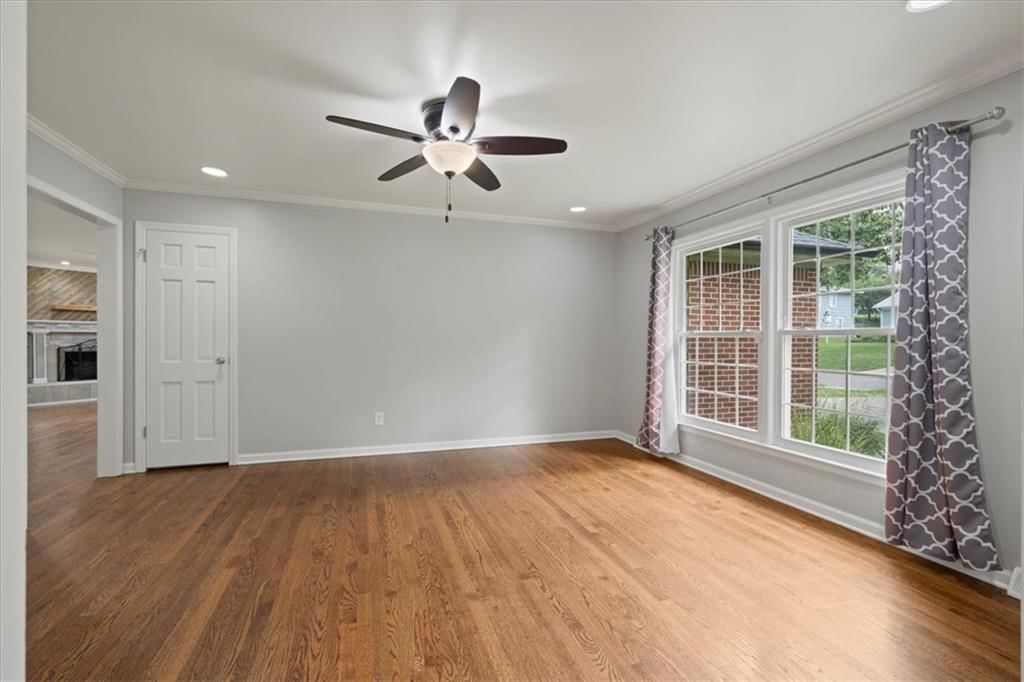 10616 Oak Street — photo 6