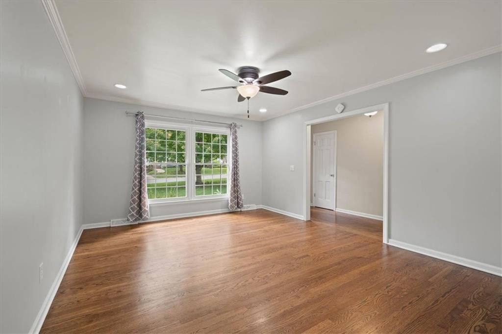 10616 Oak Street — photo 7
