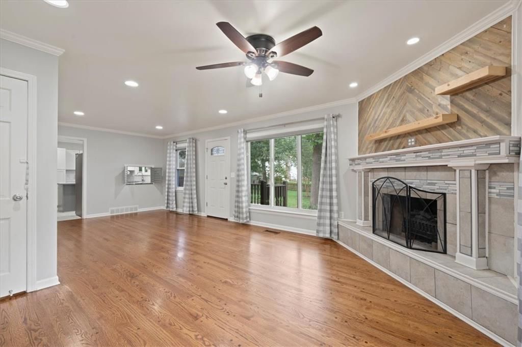 10616 Oak Street — photo 12
