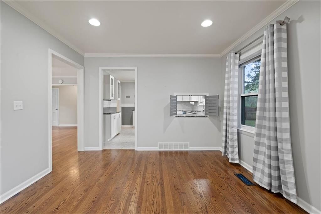 10616 Oak Street — photo 13