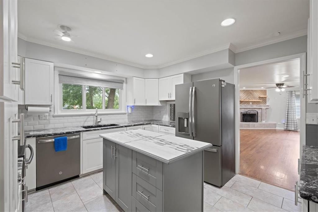 10616 Oak Street — photo 15