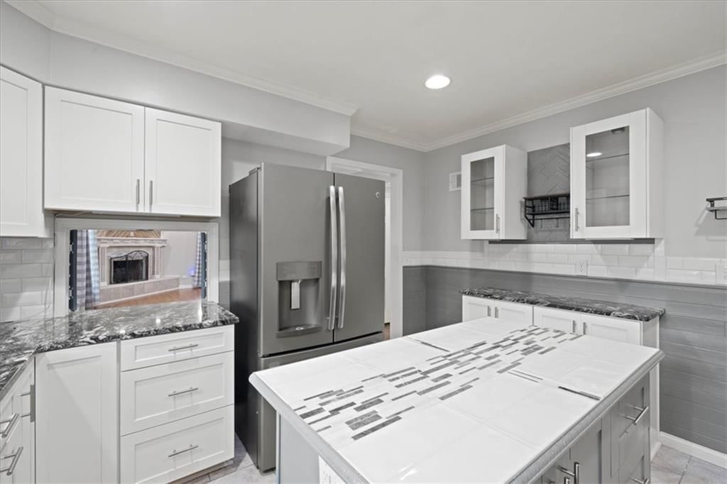 10616 Oak Street — photo 16