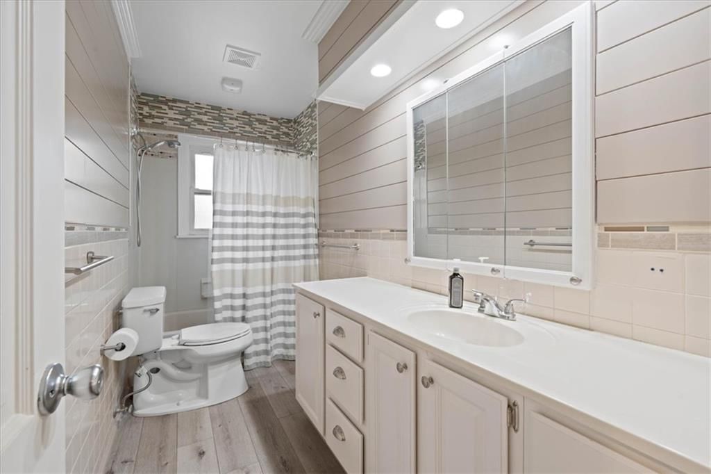 10616 Oak Street — photo 21