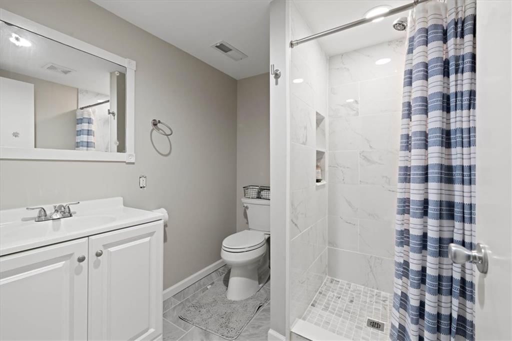 10616 Oak Street — photo 29