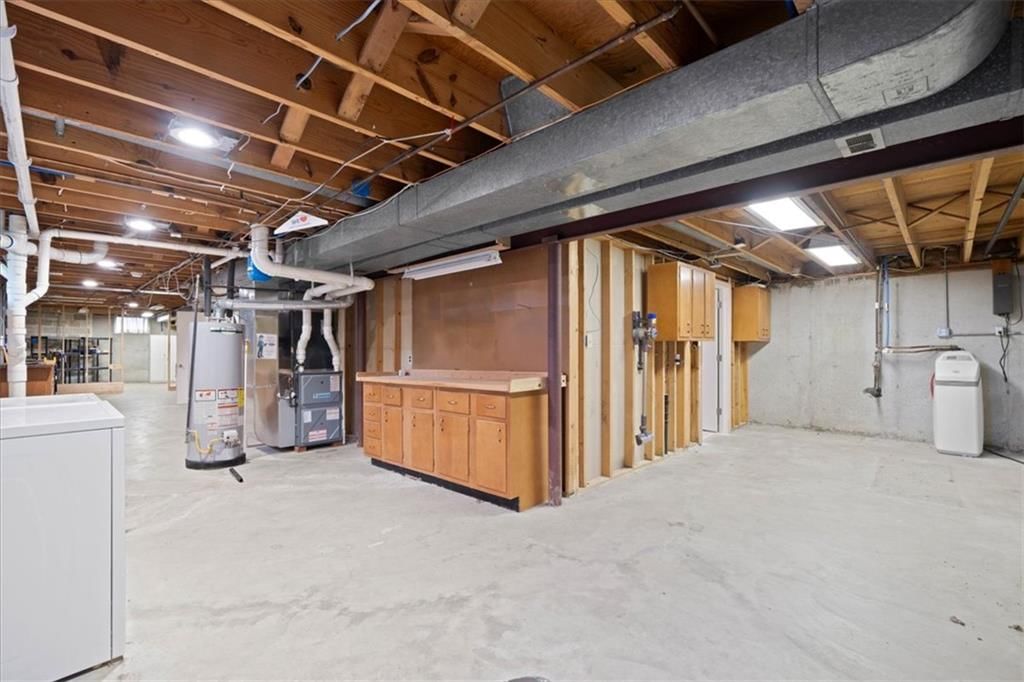 10616 Oak Street — photo 31