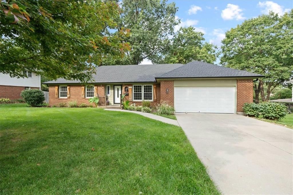 10616 Oak Street — photo 37