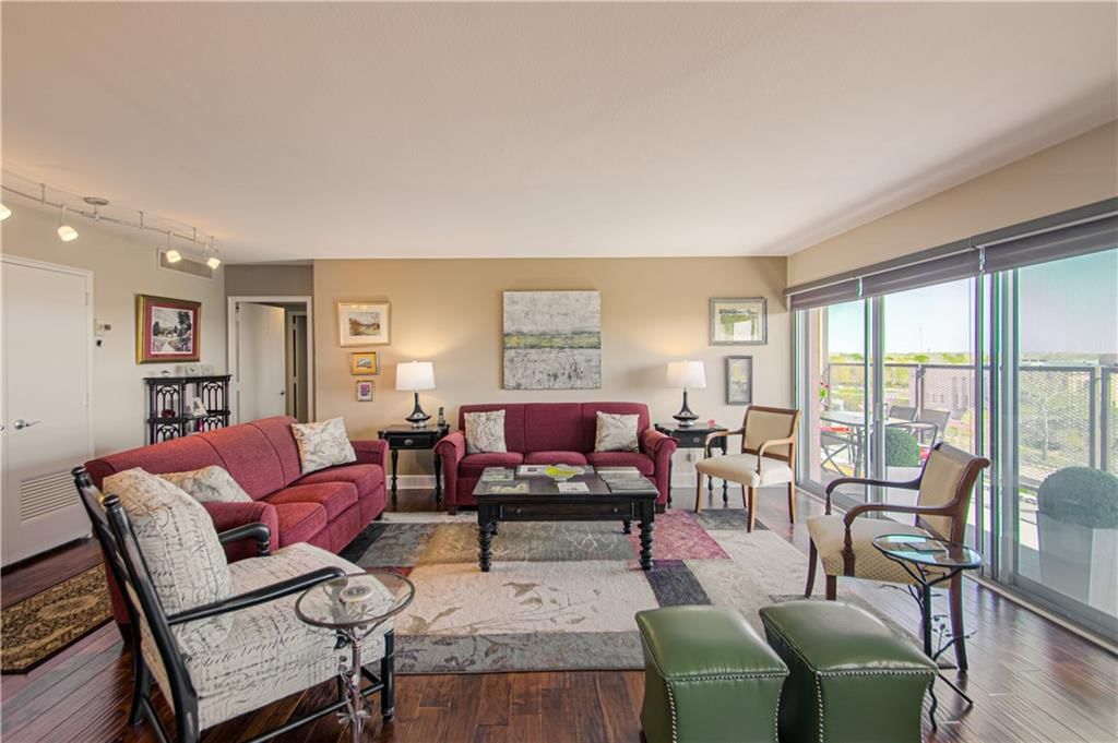 4550 Warwick Boulevard — photo 10