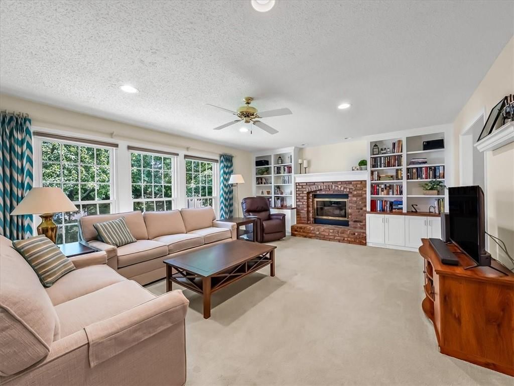 14140 W 114th Street — photo 4