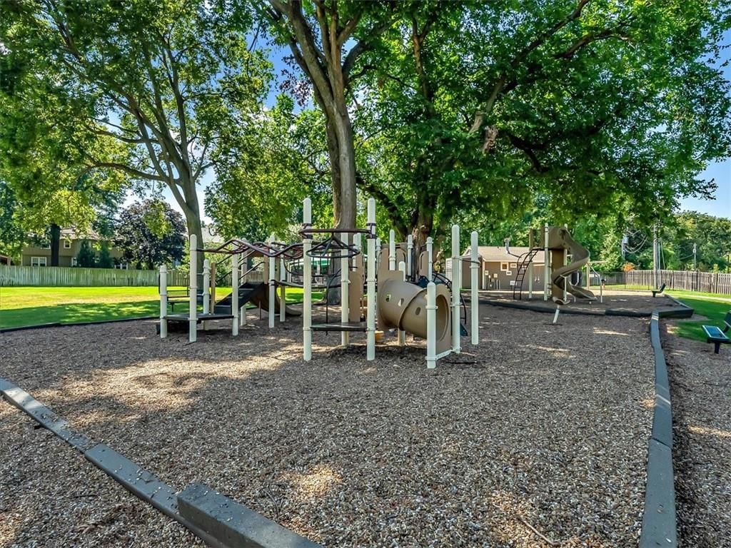 14140 W 114th Street — photo 24