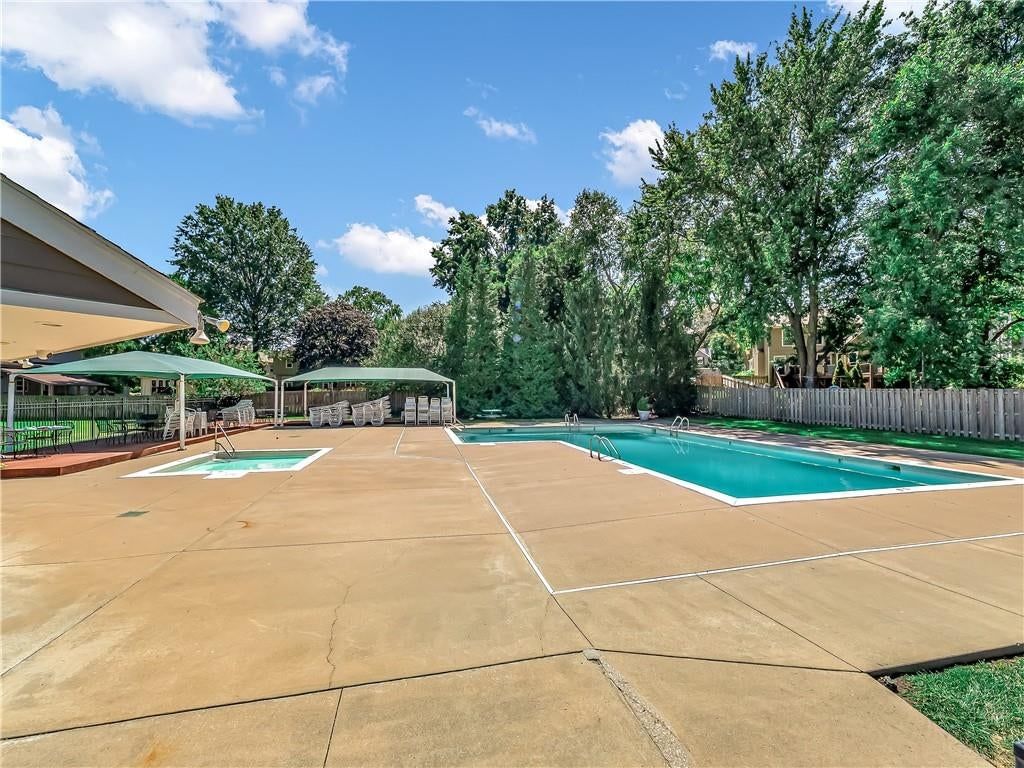 14140 W 114th Street — photo 32