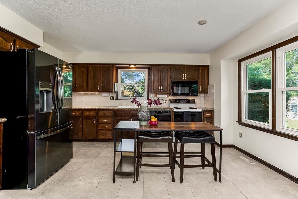 6102 Cottonwood Drive — photo 9