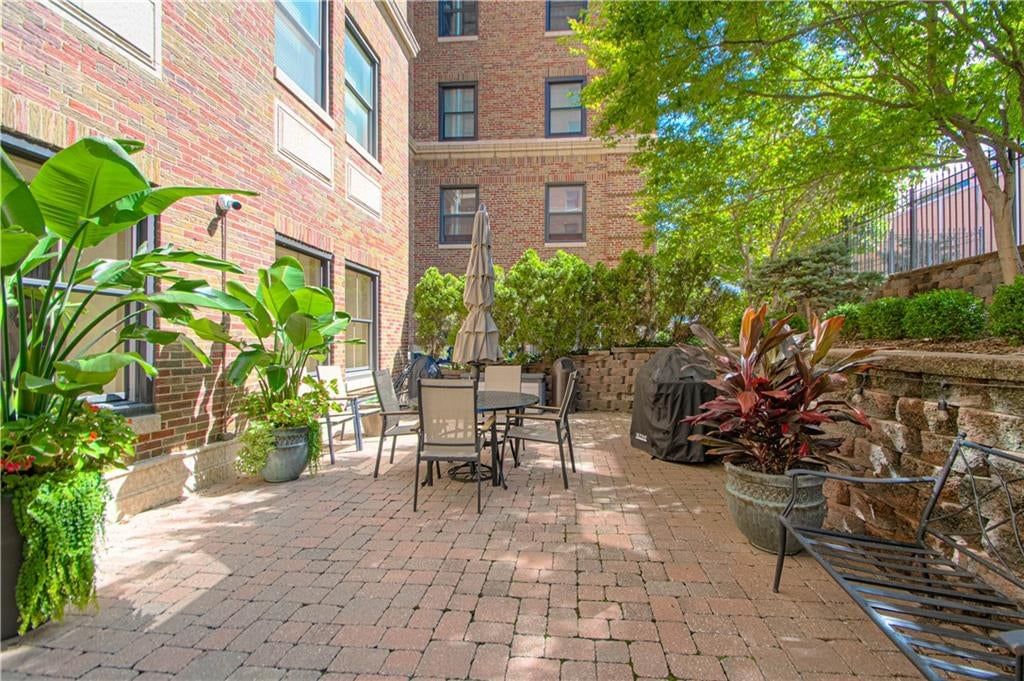 229 Ward Parkway — photo 25