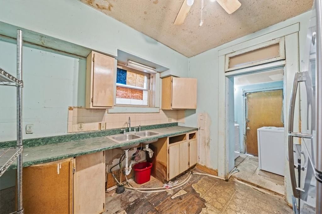 2811 Brooklyn Avenue — photo 6